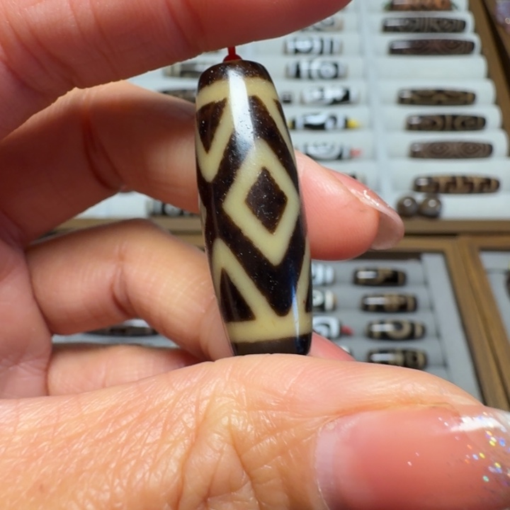 轻***山玛瑙/玉髓未镶嵌颈饰