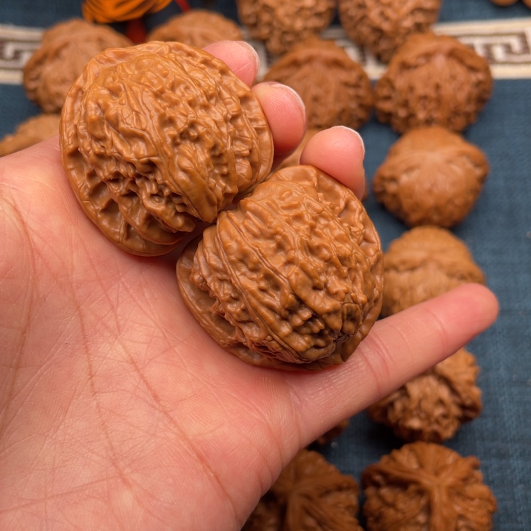 载***云文玩核桃把件39全品毕业三角白