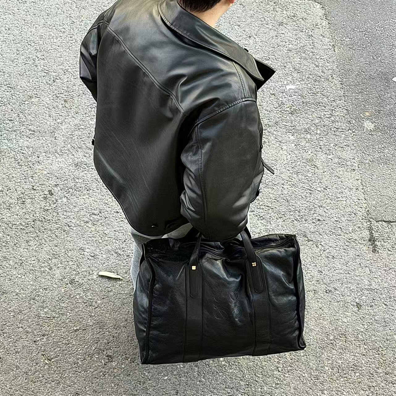 95新 LOEWE/罗意威 罗意威男包 黑金时尚质感 旅行健身手提包