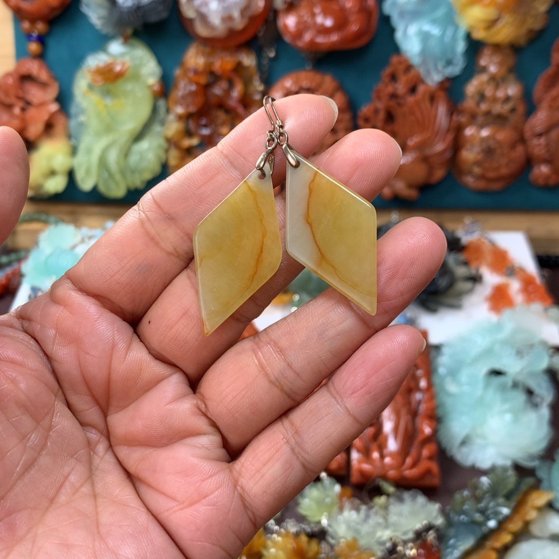 蛇纹石玉耳坠未镶嵌