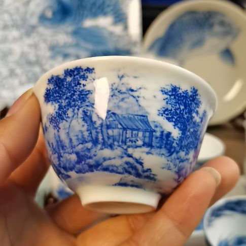 景德镇陶瓷青花山水小压手杯