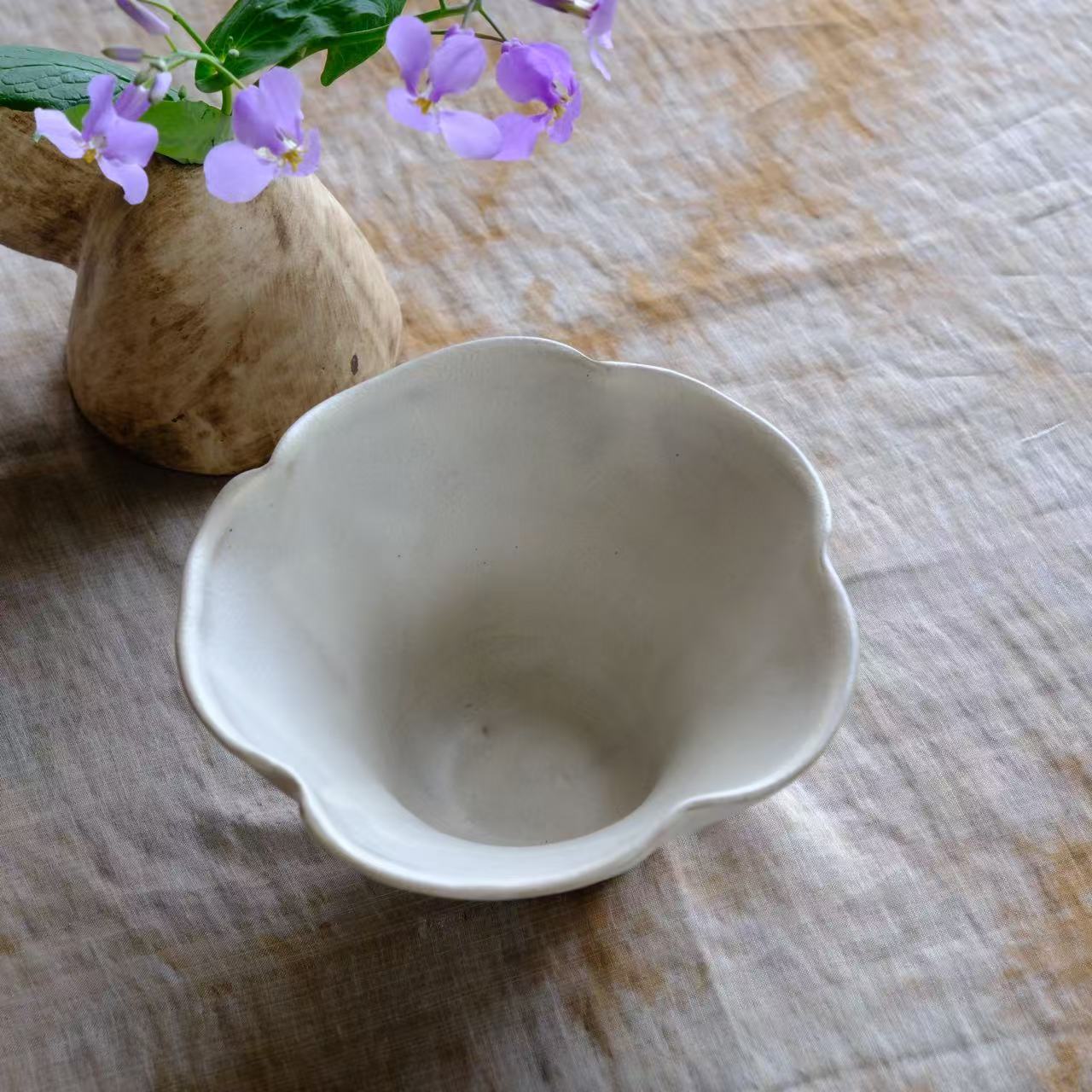 小喜宅 （微瑕）喜朵朵五瓣果盘(灰)（口径约13.6cm，高约6.8cm）