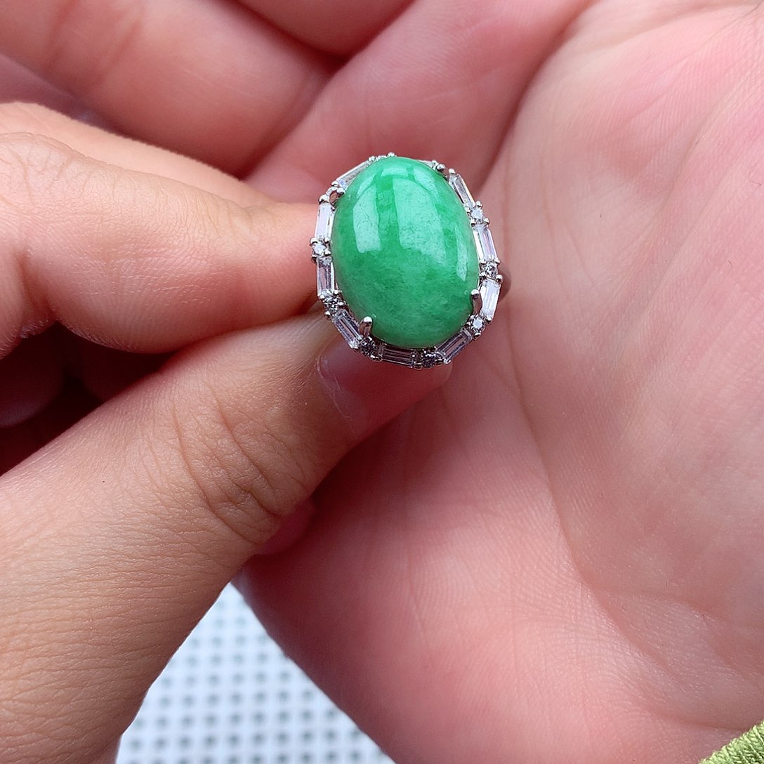 翡翠挂件未镶嵌翡翠