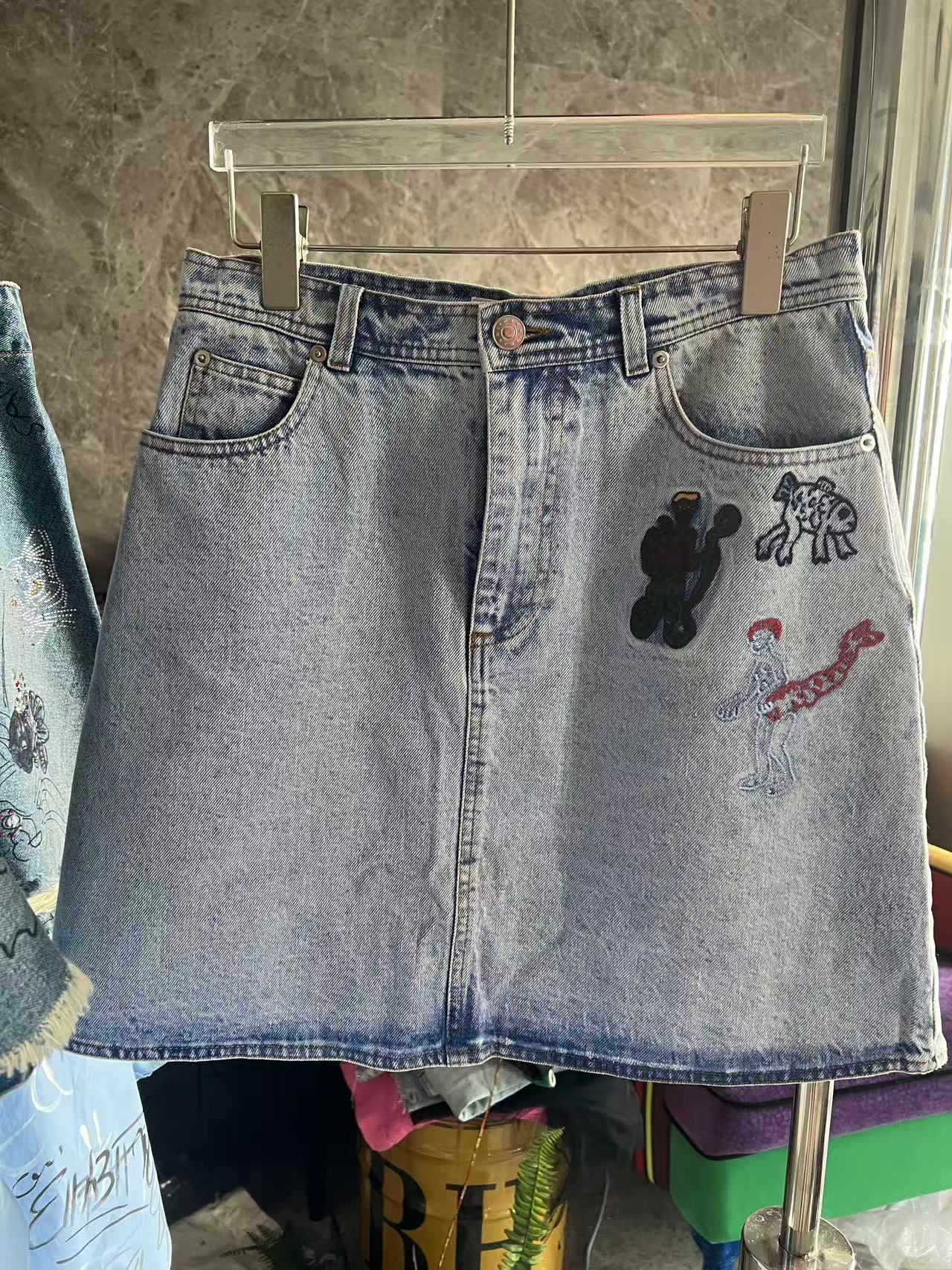 老张精选重工涂鸦镶钻小众设计牛仔裙