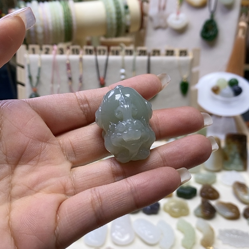 【闪购商品】和田玉未镶嵌颈饰今*酒