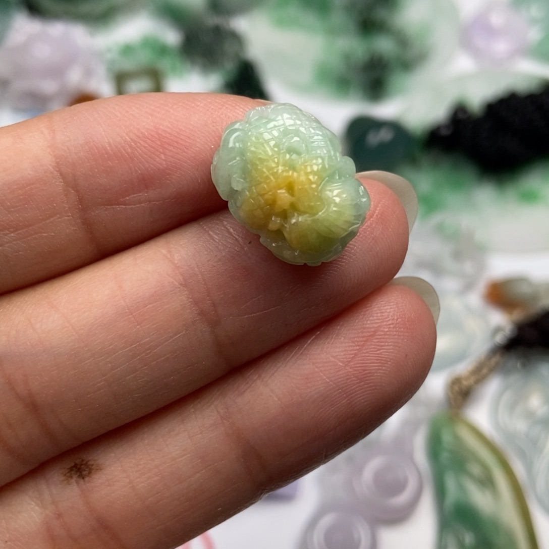 翡翠未镶嵌颈饰翡翠