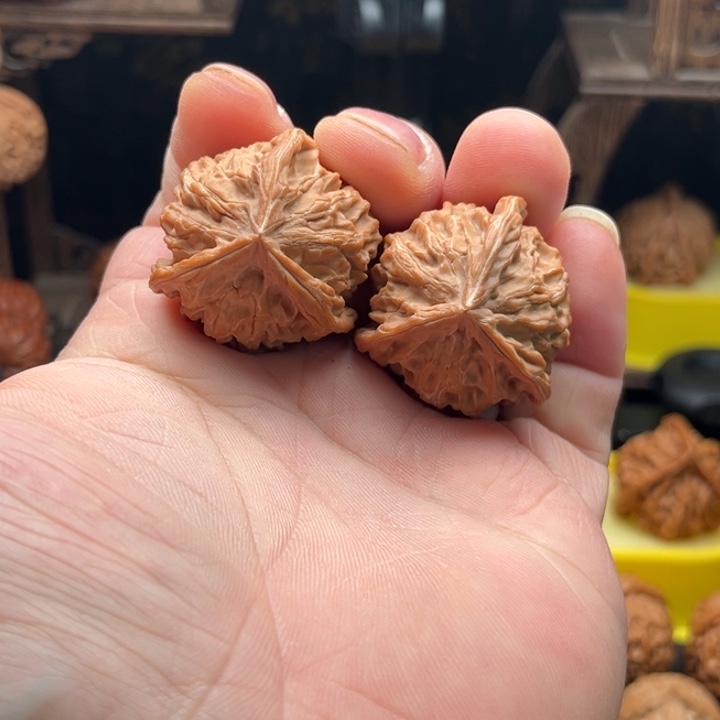 h***c文玩核桃吊坠fhhdshkkbv