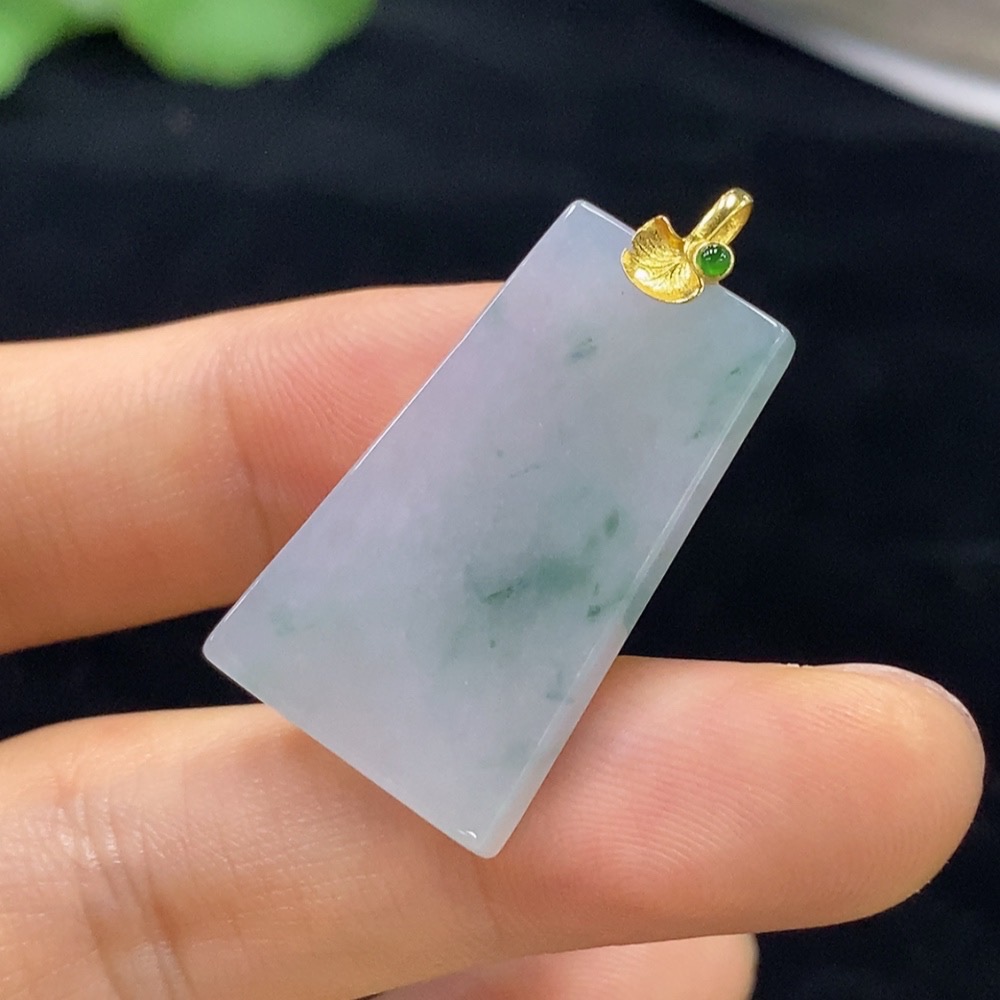 翡翠飘花山水无事牌天然缅甸A货18K金扣头平安无事灵动飘花