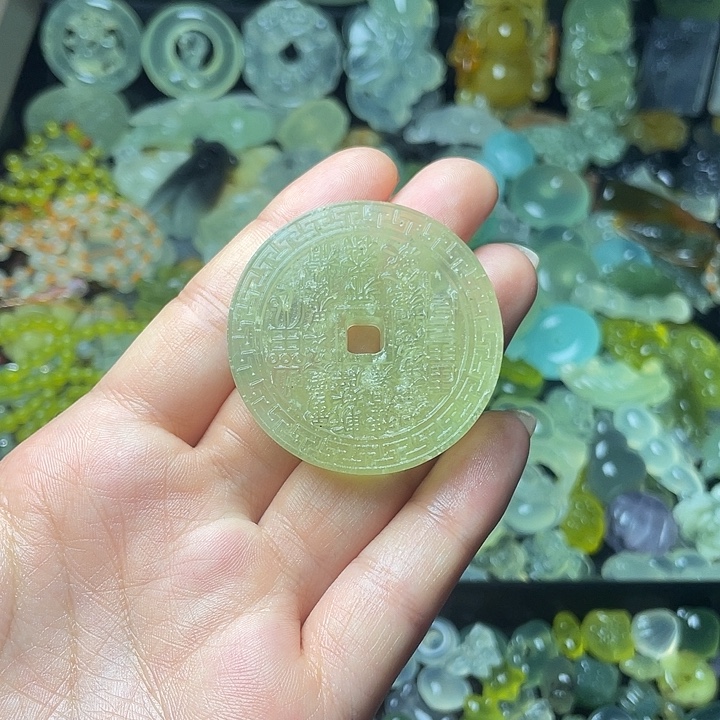 蛇纹石玉合金颈饰山鬼大钱