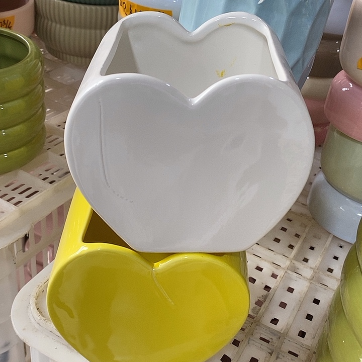 陶盆有孔 瑕疵针孔漏釉介意勿拍外口 9外13高11