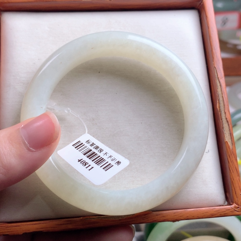 【闪购商品】和田玉手镯未镶嵌56.5