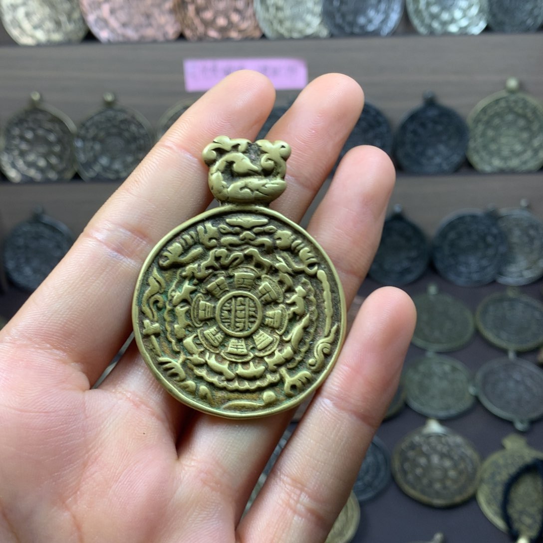 香榧木星****影藏传九宫八卦牌