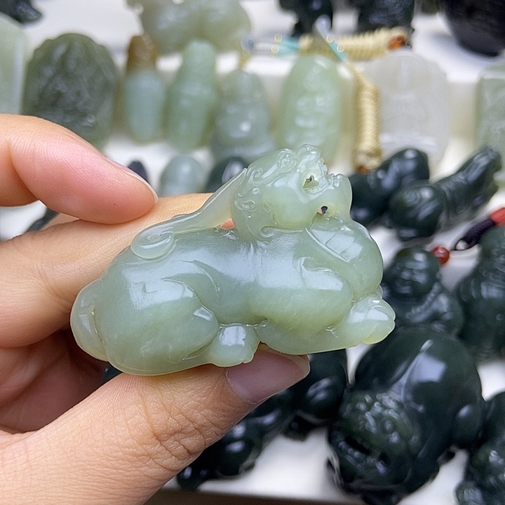 和田玉未镶嵌颈饰