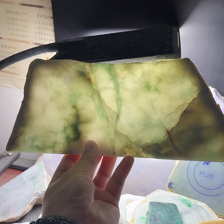 翡翠颈饰未镶嵌毛料21