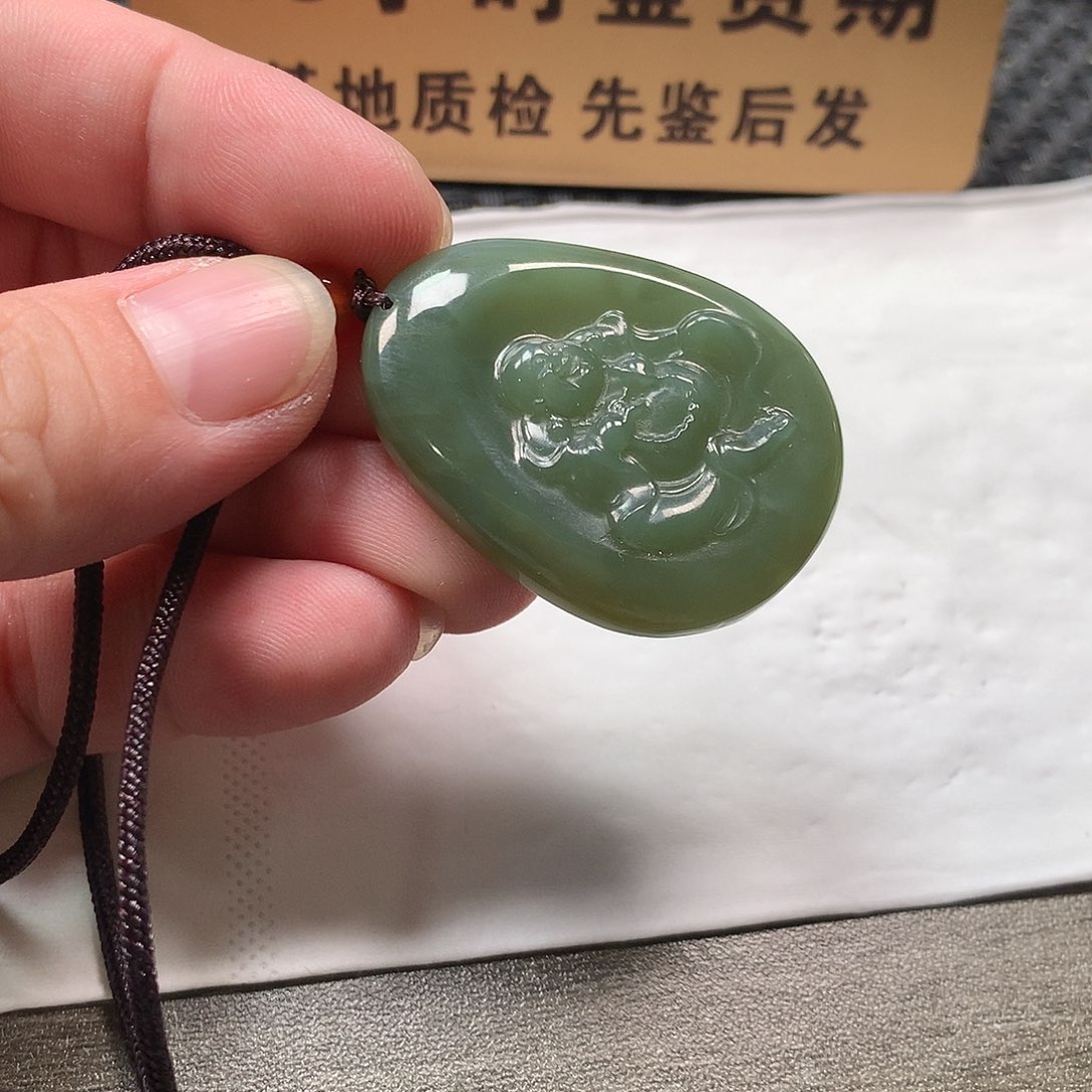 颈饰未镶嵌和田玉佛