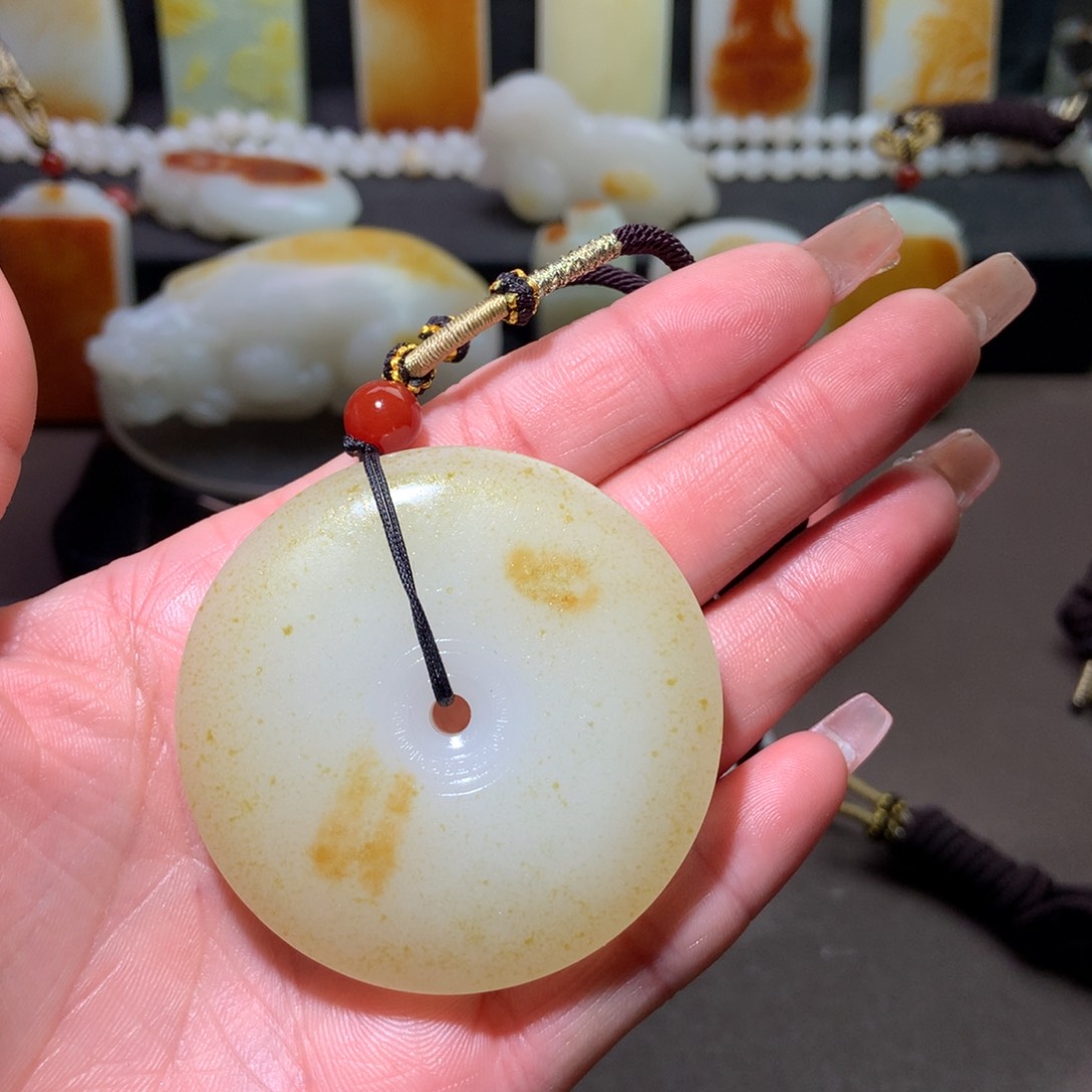 和田玉挂件未镶嵌可**风