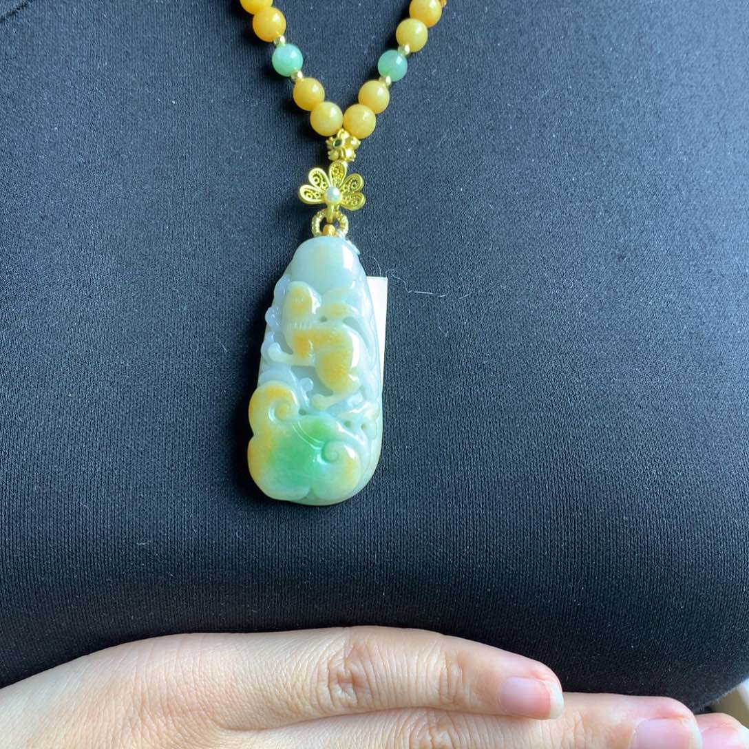 翡翠颈饰未镶嵌翡翠