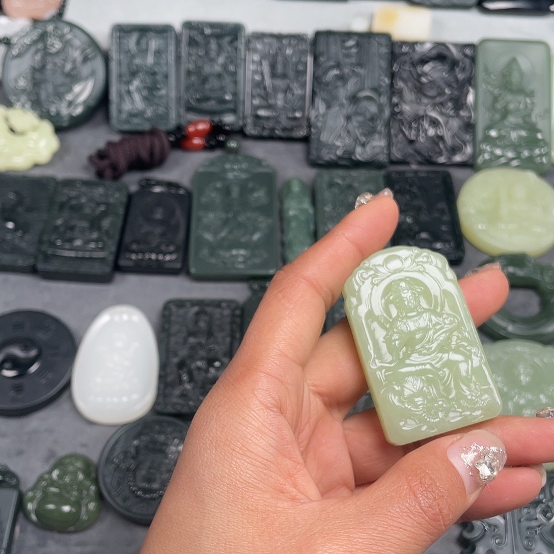 和田玉未镶嵌颈饰