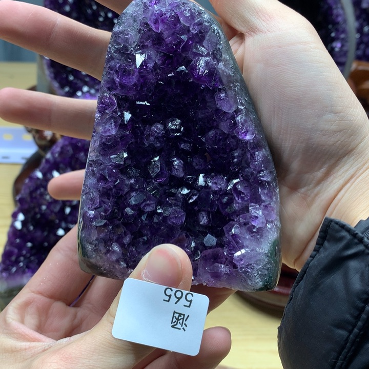 紫晶乌拉圭未镶嵌
