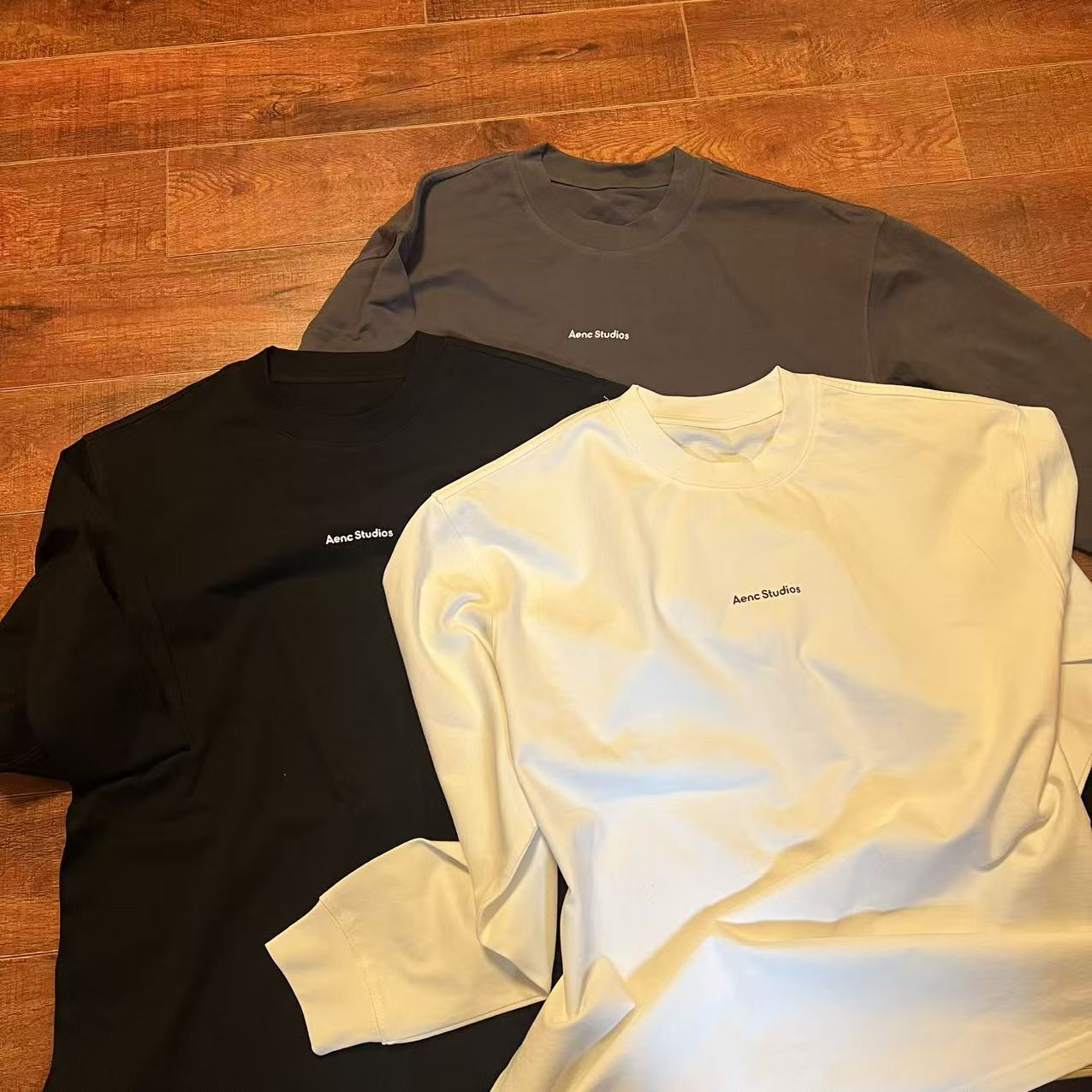 小标圆领休闲长袖薄款秋冬发泡T恤简约宽松春季男士情侣春秋上衣