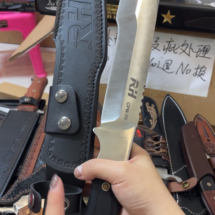 金属特制钢重装犀牛.