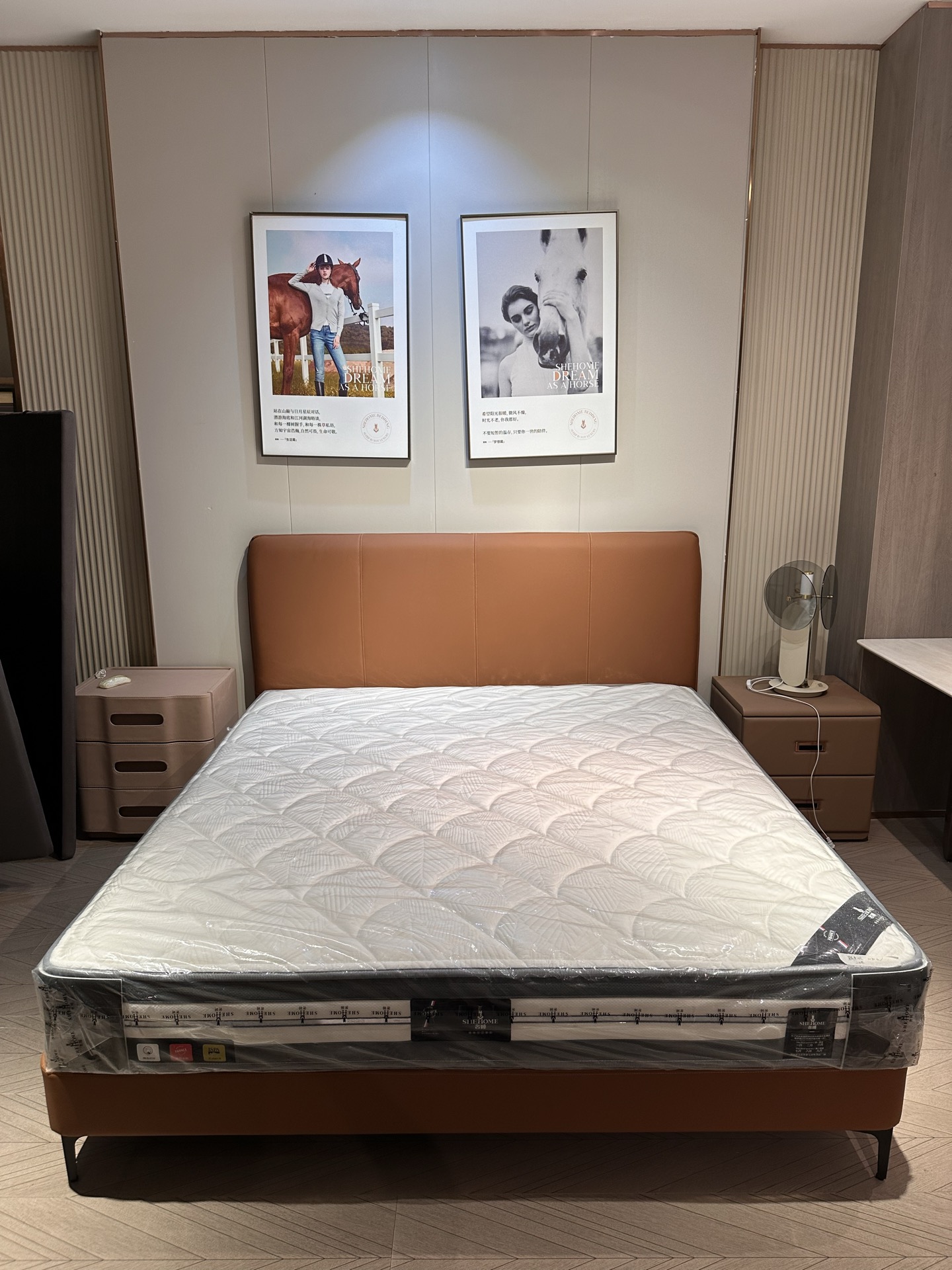 【包邮】哈斯特头层牛皮1.8米床现代简约1820*2120*1180