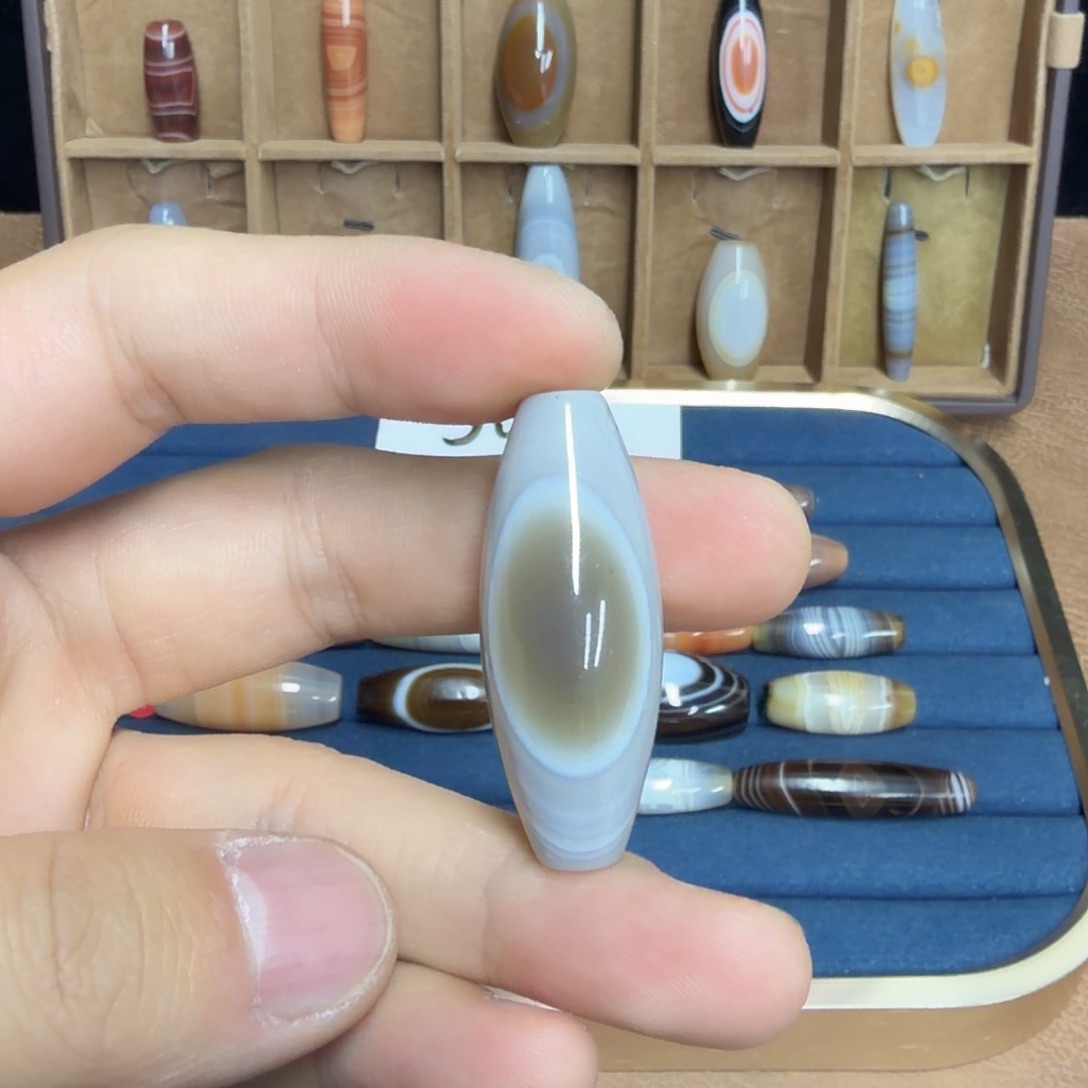何***落玛瑙/玉髓合金颈饰