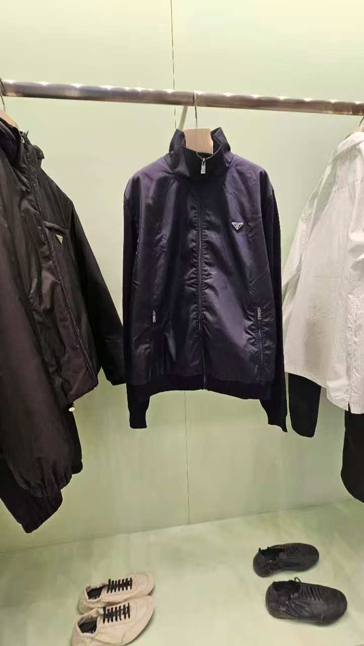 未使用 Prada/普拉达 男士男款运动短款时尚休闲蓝色立领夹克