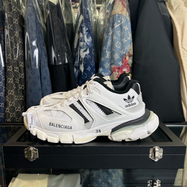 99新 Balenciaga/巴黎世家 track 阿迪联名纯白老爹鞋/38码/原盒