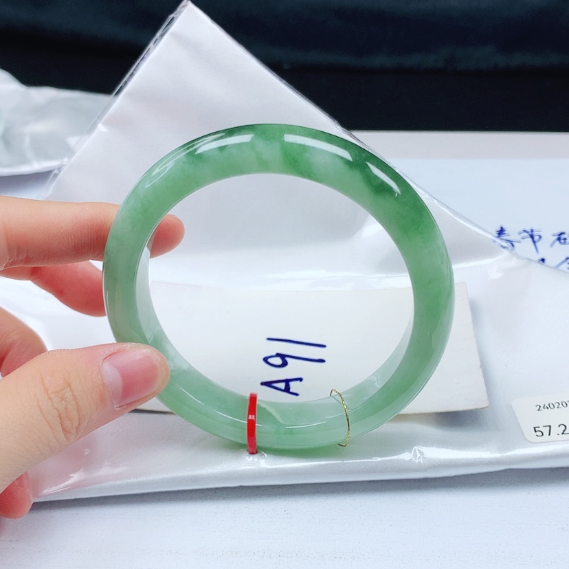 【闪购商品】翡翠手镯未镶嵌天然缅甸a货手镯57+