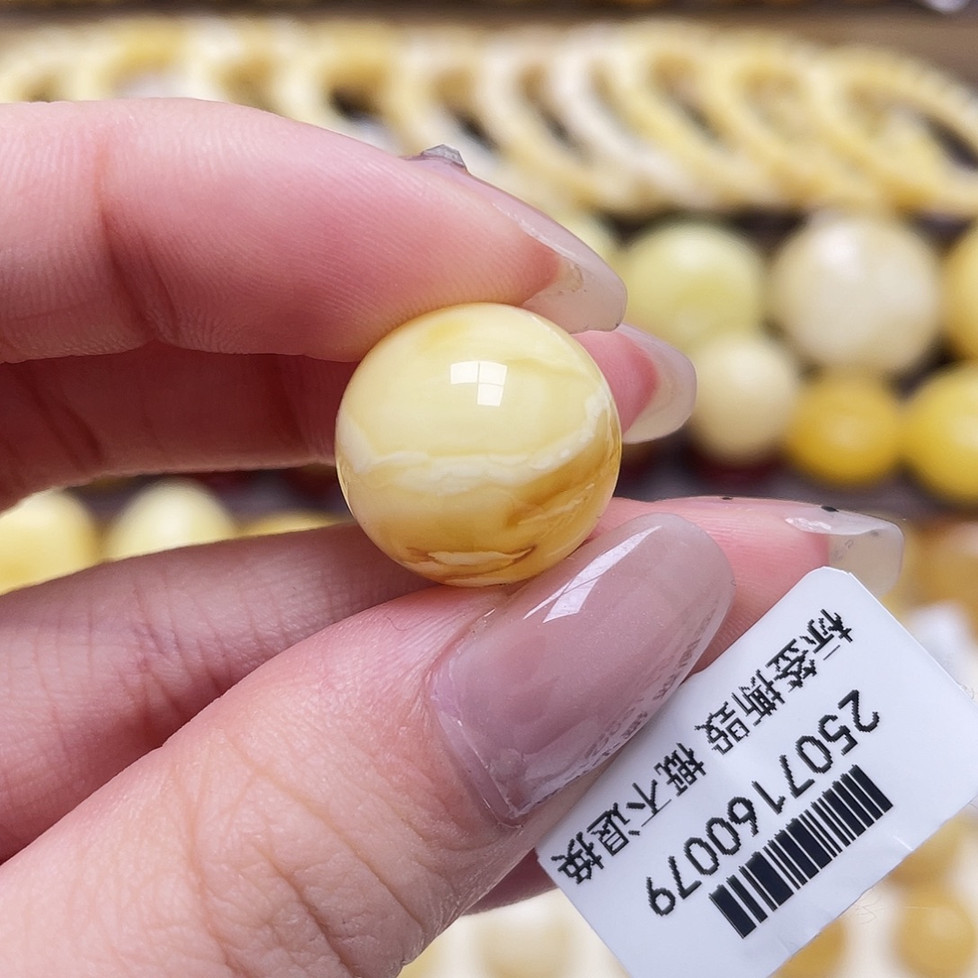 琥珀未镶嵌裸石16mm圆珠瑕