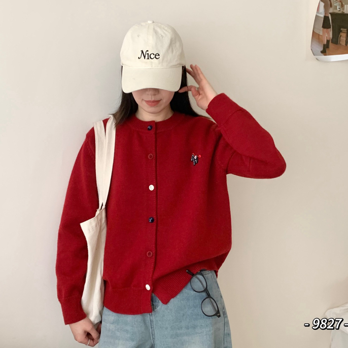 宽松秋冬新年红彩色扣设计针织开衫上衣女款时尚百搭