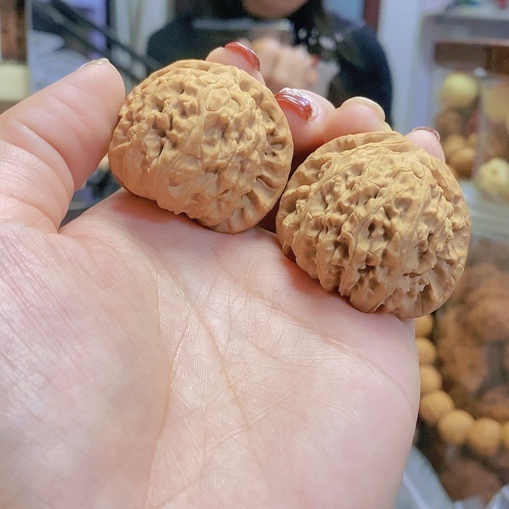 【闪购商品】文玩核桃把件40白狮子