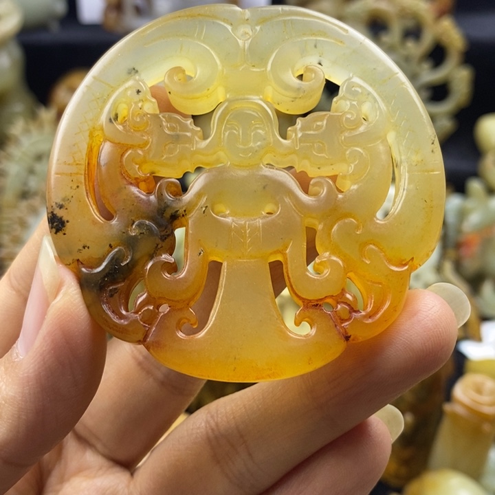 蛇纹石玉颈饰未镶嵌