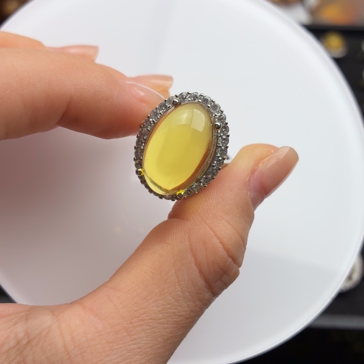 感***恩琥珀未镶嵌珠宝奇石