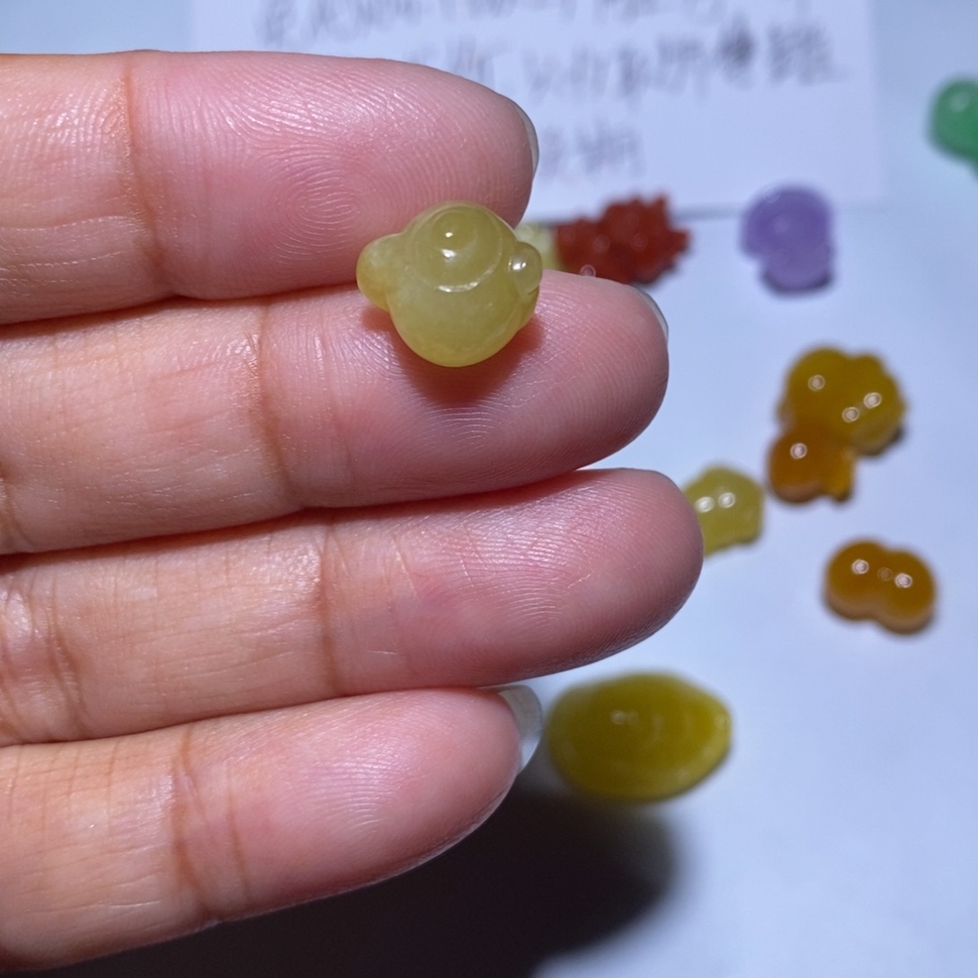 颈饰未镶嵌翡翠心*狐