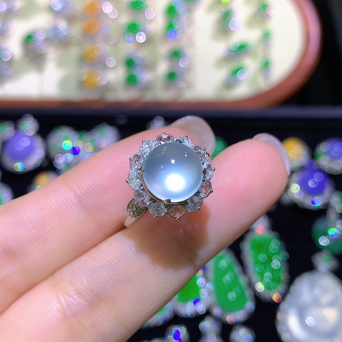 翡翠18K金镶嵌戒指玻璃种炸光