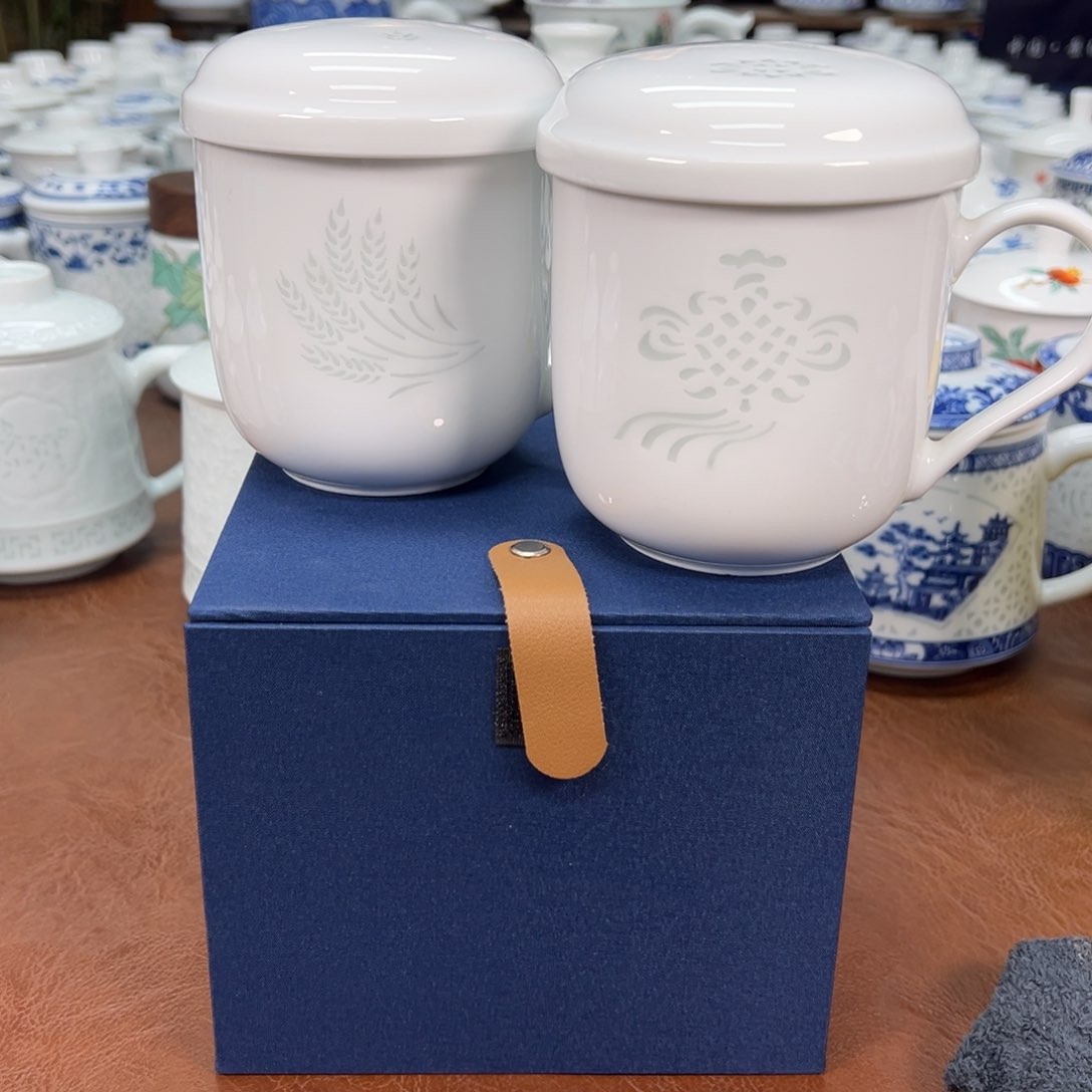 晗****)礼盒发景德镇陶瓷高温陶瓷