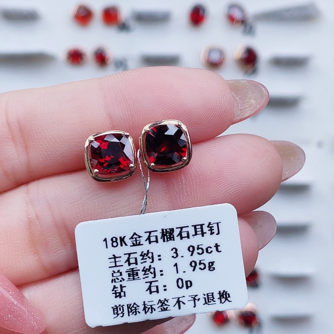 石榴石18K金镶嵌耳饰