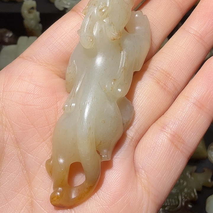 8***哥和田玉（糖玉）未镶嵌挂件