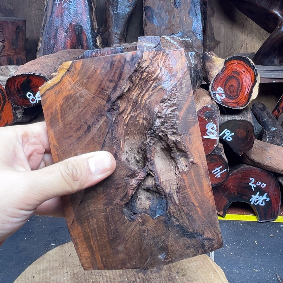 交趾黄檀（大红酸枝）