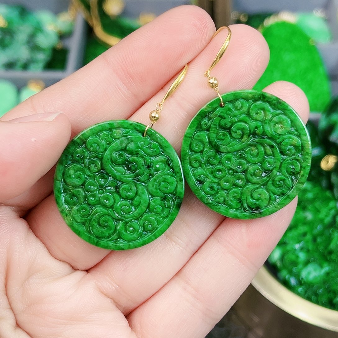 翡翠颈饰18K金镶嵌吊坠