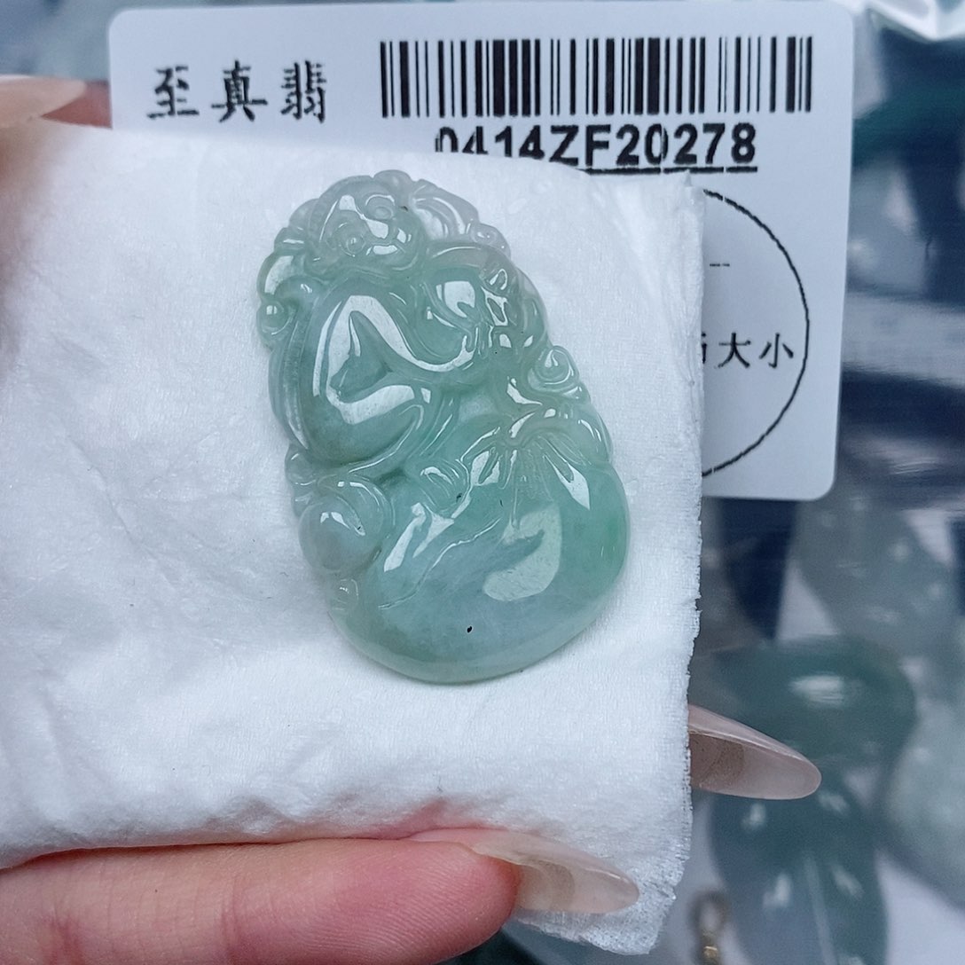 翡翠未镶嵌吊坠(不含链)