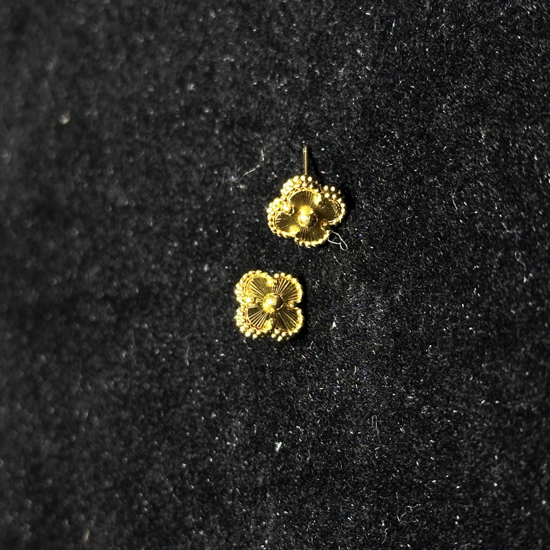 18k金四叶草车花耳钉a25
