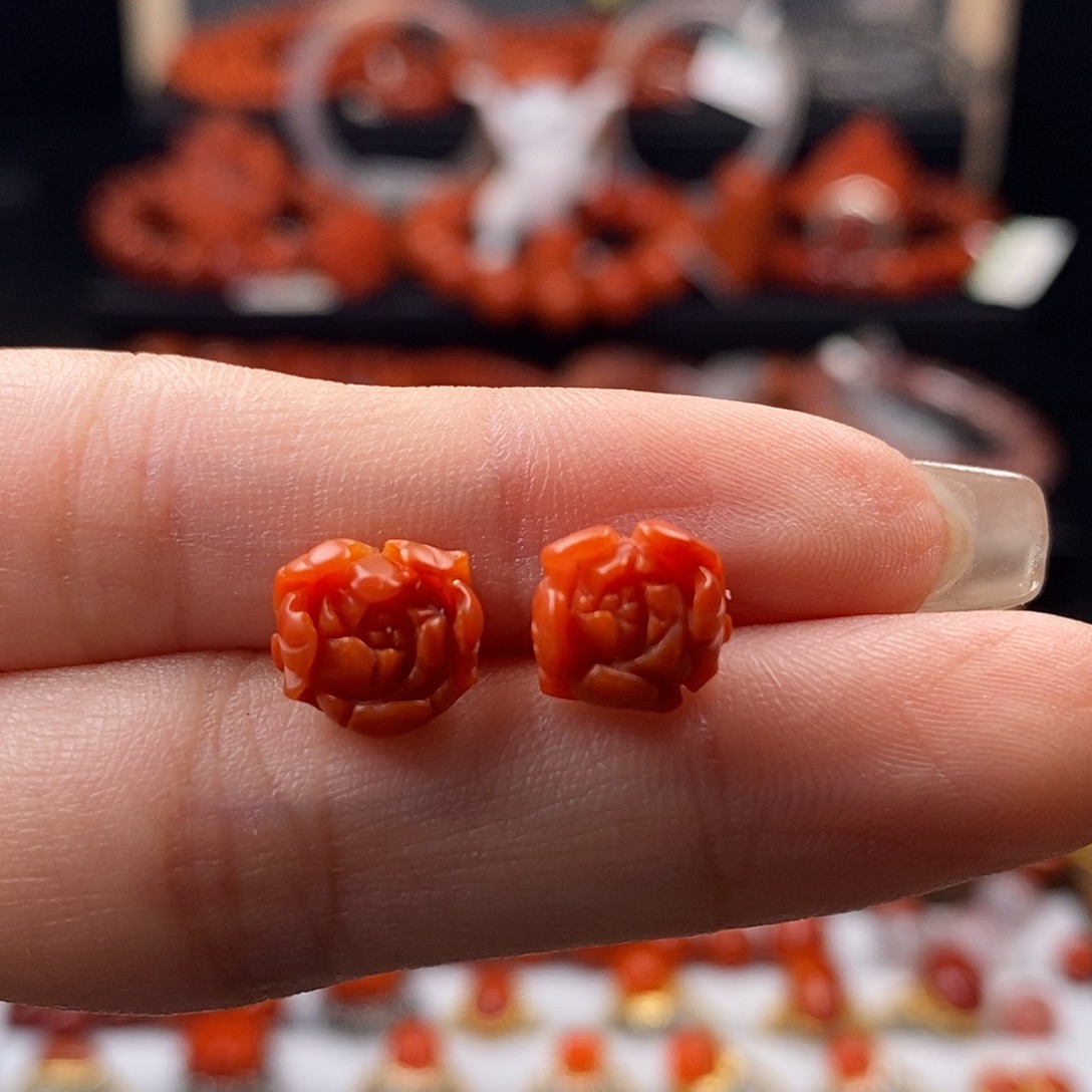 南红玛瑙18K金镶嵌四川凉山花开富贵耳钉