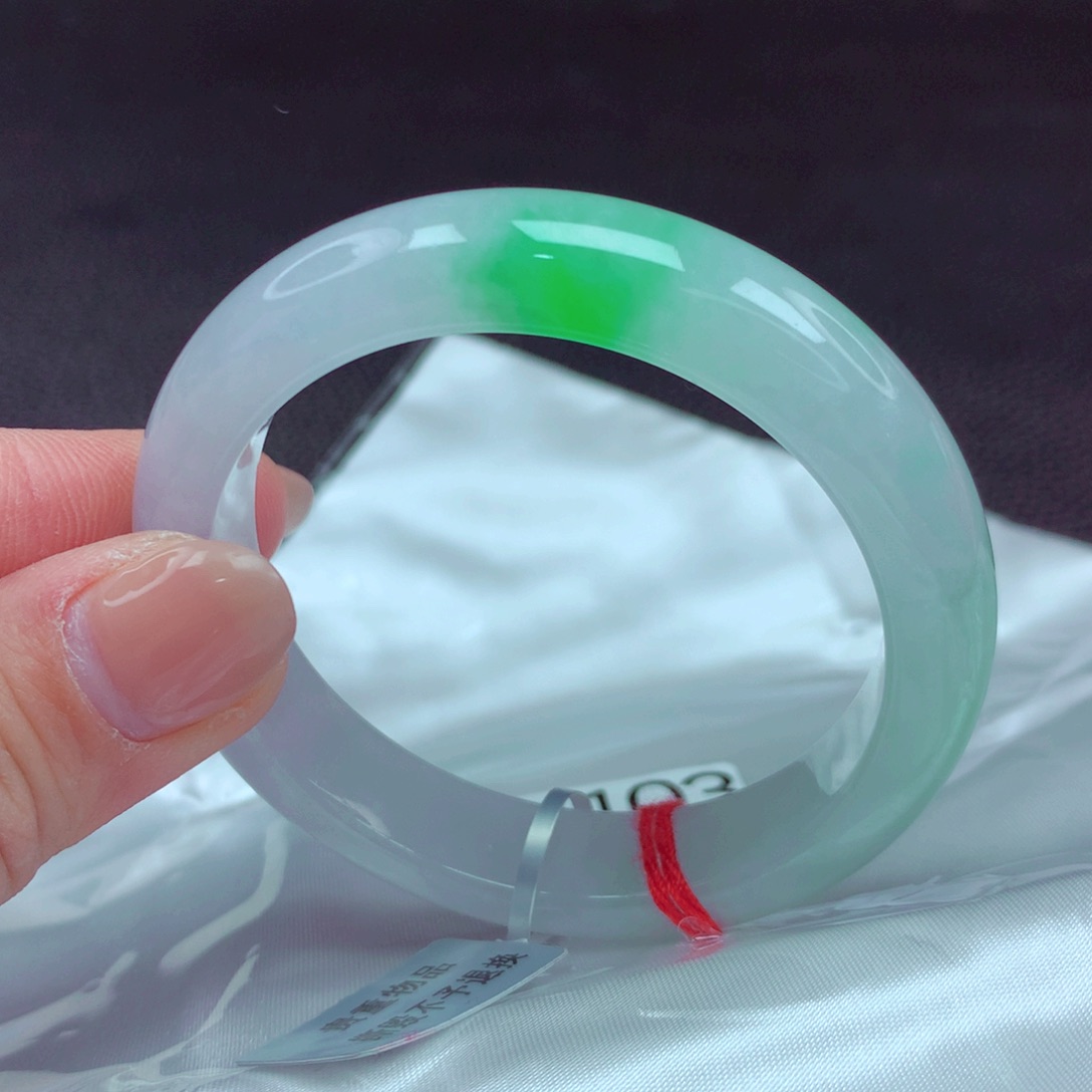 翡翠手镯未镶嵌手镯88