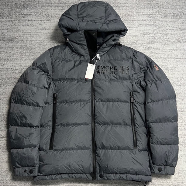 99新 MONCLER 蒙口 盟可睐 灰色logo滑雪系列羽绒服 3码