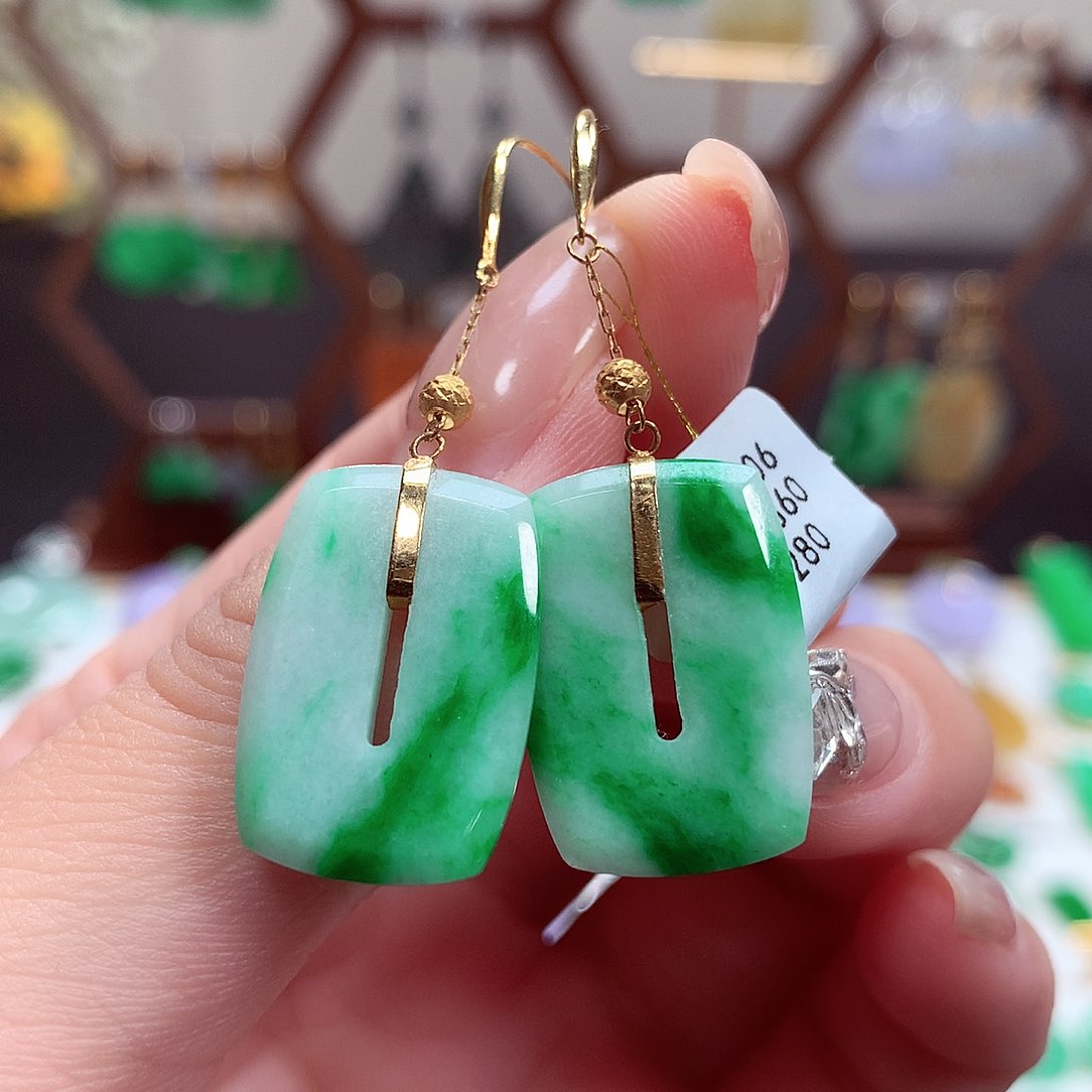 翡翠耳饰18K金镶嵌天然翡翠