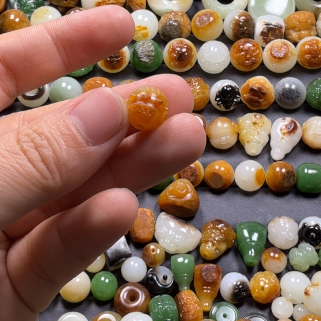 和田玉配饰未镶嵌一**心