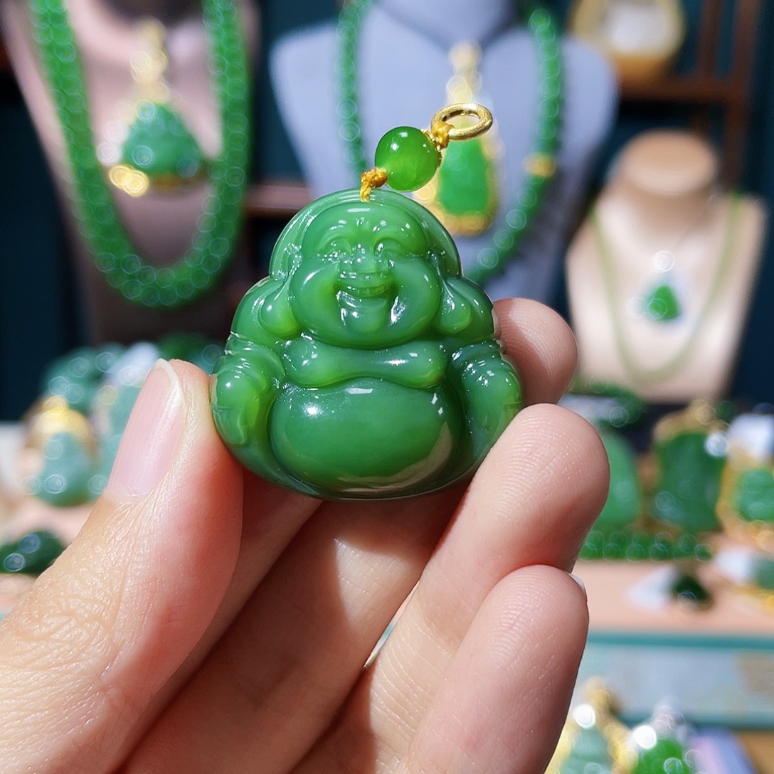 和田玉（碧玉）颈饰18K金镶嵌